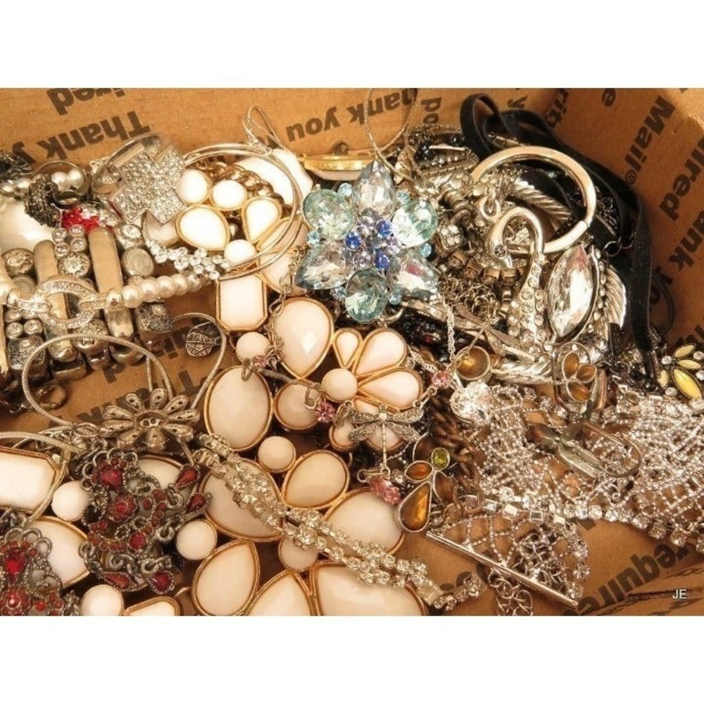 Sparkly All Rhinestone‎ Jewelry Lot Bundle - Picture 10 of 10